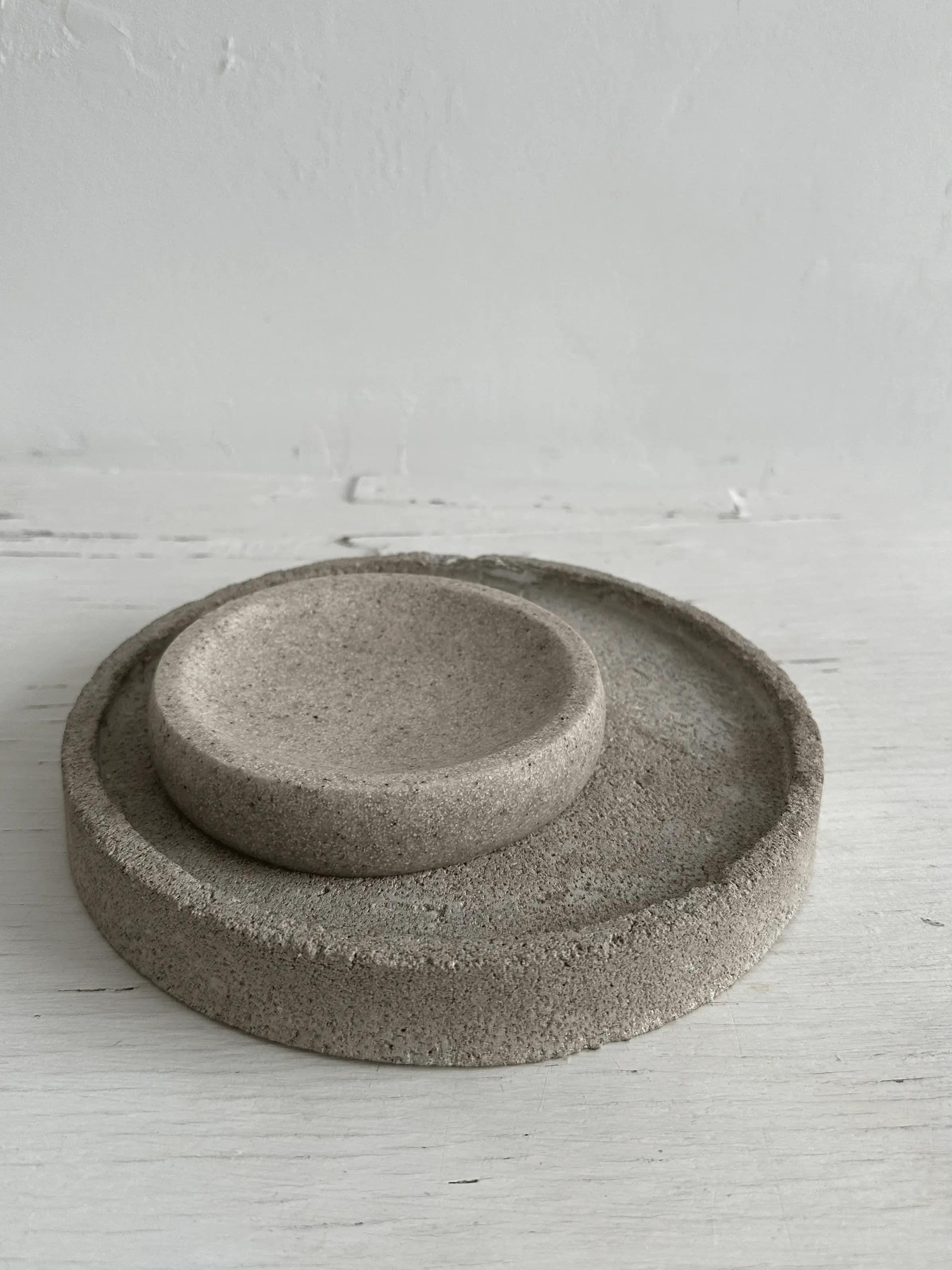 Подставка из бетона