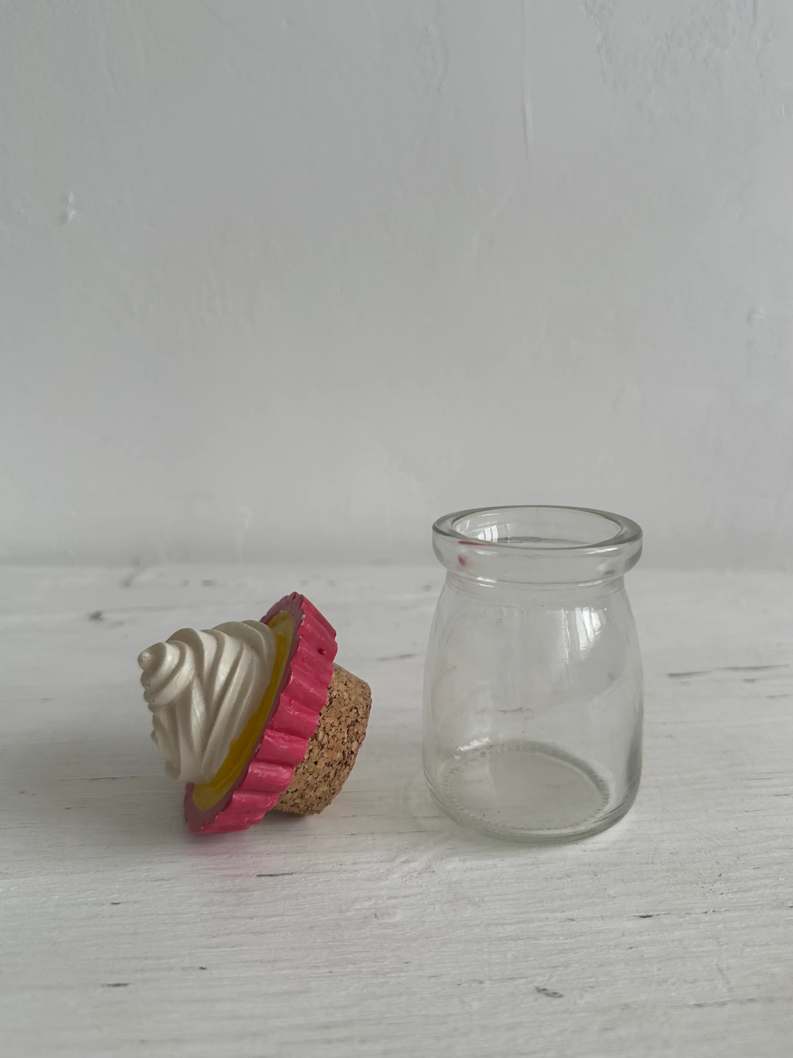 Баночка с крышкой