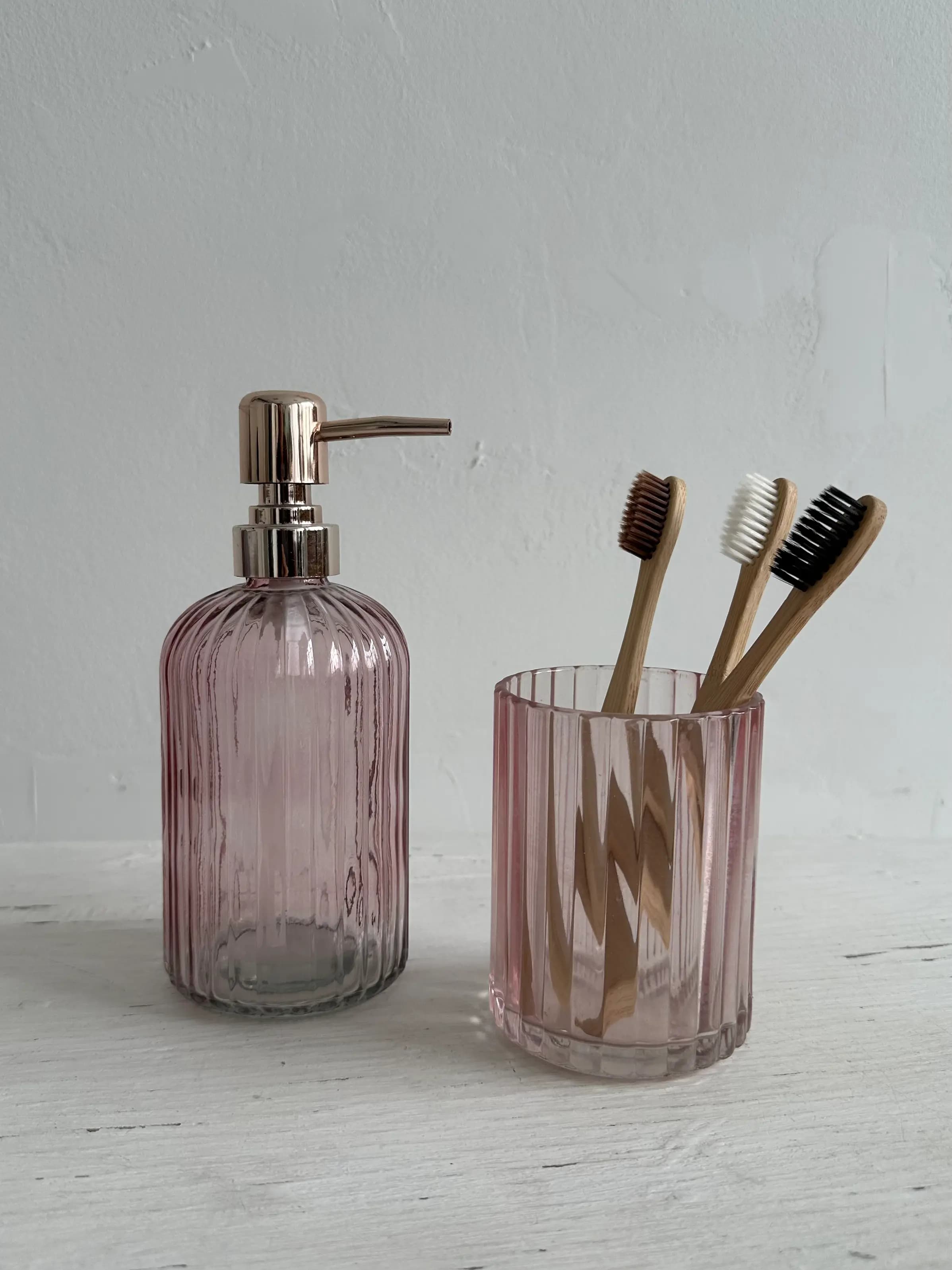 Набор аксессуаров для ванной комнаты